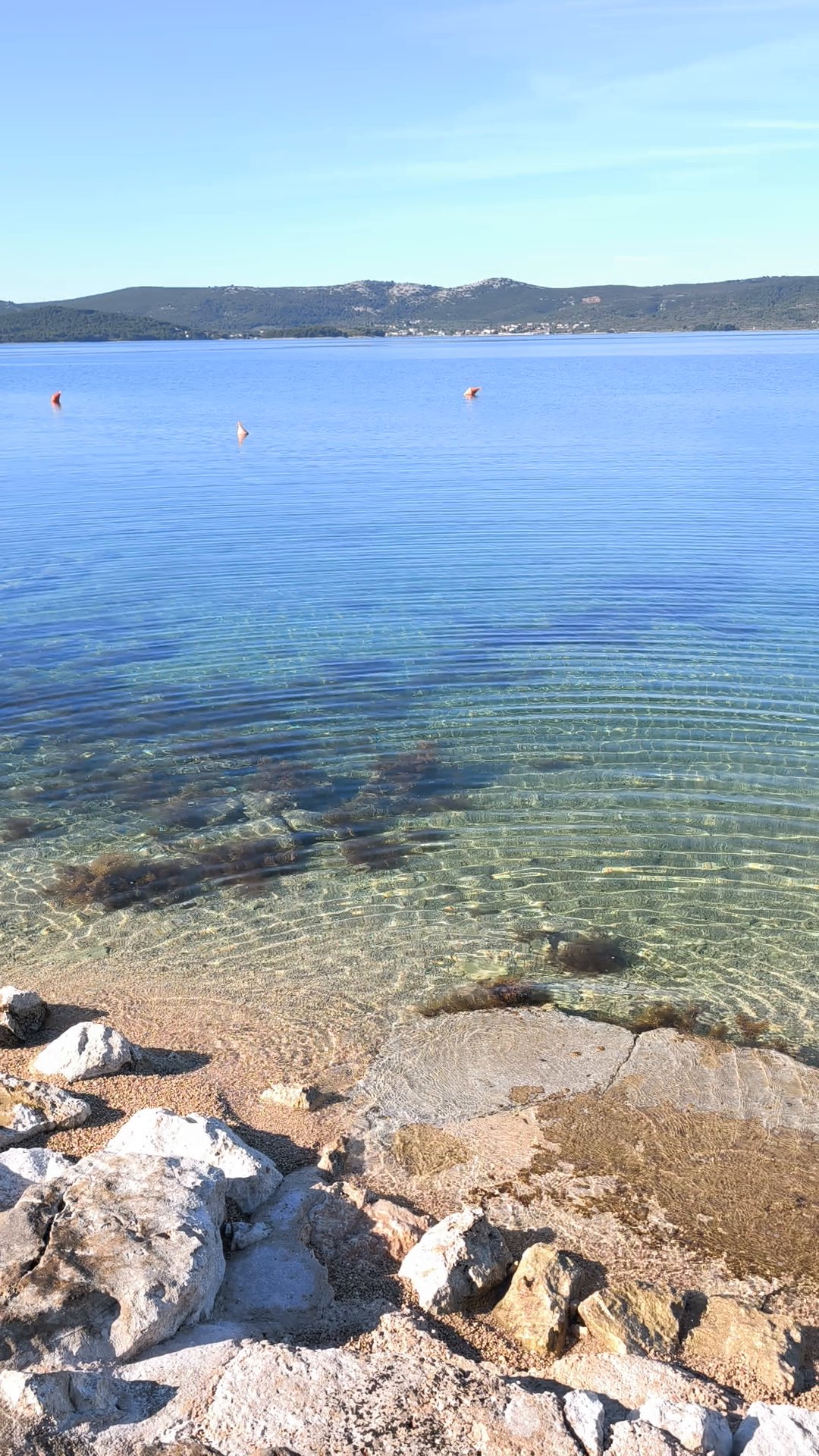 Villa Diana — kristalno čisto more i plaža ispred kuće